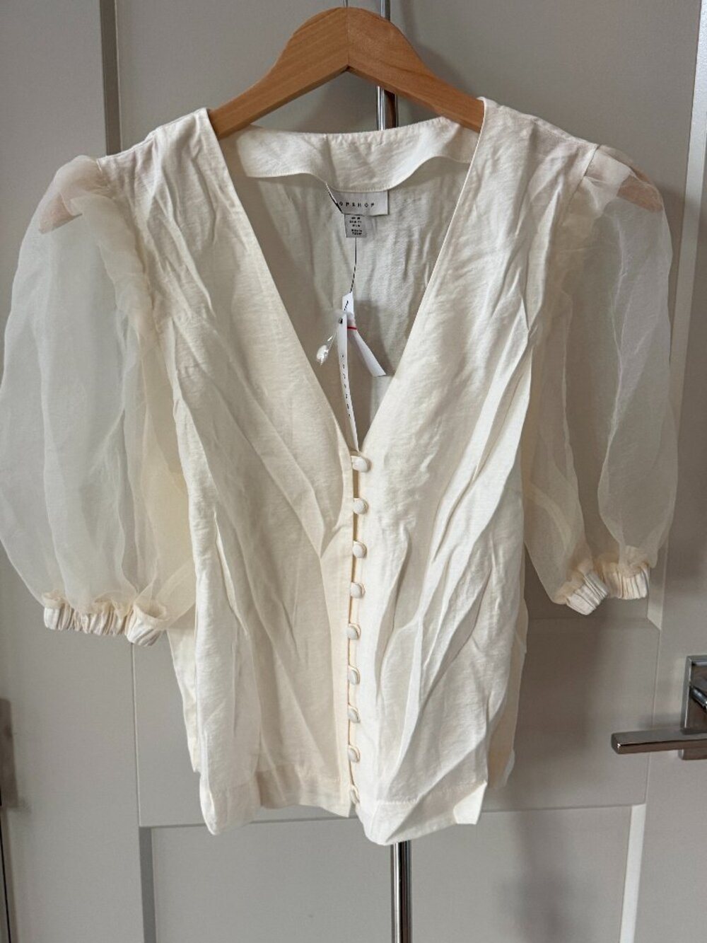 NWT Topshop Ivory Organza Sleeve Button Through Blouse US 6 Meghan Markle ASO - Picture 3 of 6